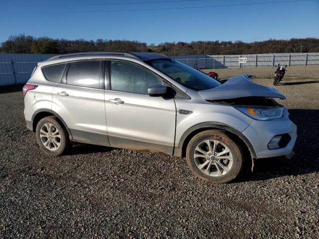 Photo 4 from auction – 2017 FORD ESCAPE SE with VIN 1FMCU9GD5HUC27229