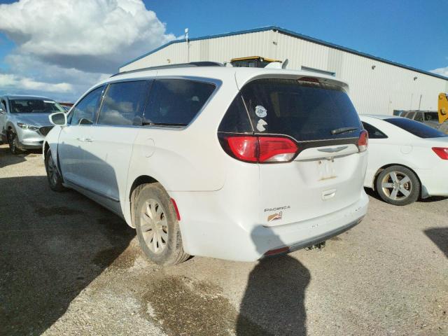 Photo 2 from auction – 2017 CHRYSLER PACIFICA T with VIN 2C4RC1BGXHR688718