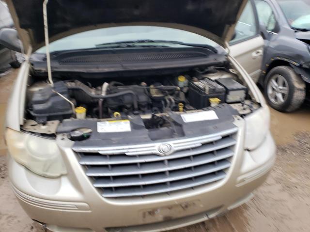 Photo 12 from auction – 2005 CHRYSLER TOWN & COU with VIN 2C4GP64L95R329293