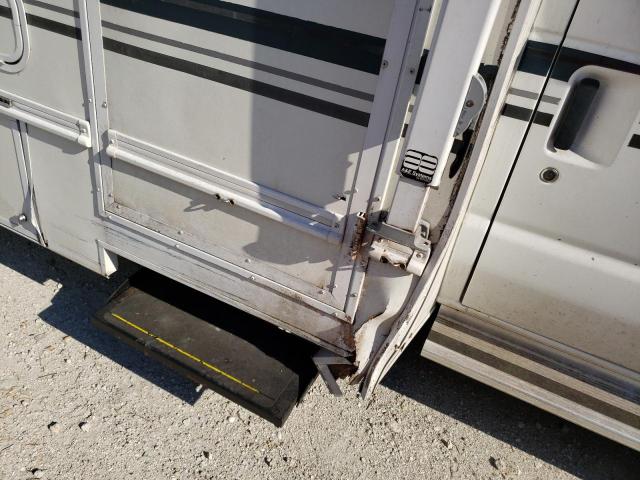 Photo 9 from auction – 2002 FORD ECONOLINE with VIN 1FDXE45S52HA08547