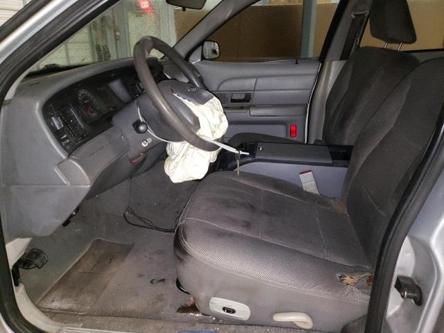 Photo 7 from auction – 2003 FORD CROWN VICT with VIN 2FAFP71WX3X146175