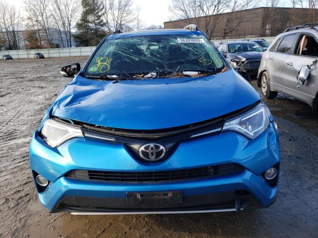 Photo 5 from auction – 2017 TOYOTA RAV4 XLE with VIN JTMRFREV6HD201761