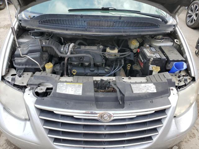 Photo 12 from auction – 2006 CHRYSLER TOWN & COU with VIN 2A4GP44R56R692632