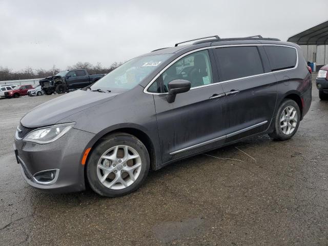 CHRYSLER PACIFICA T 2017 with VIN 2C4RC1BGXHR810512 - Photo from auction