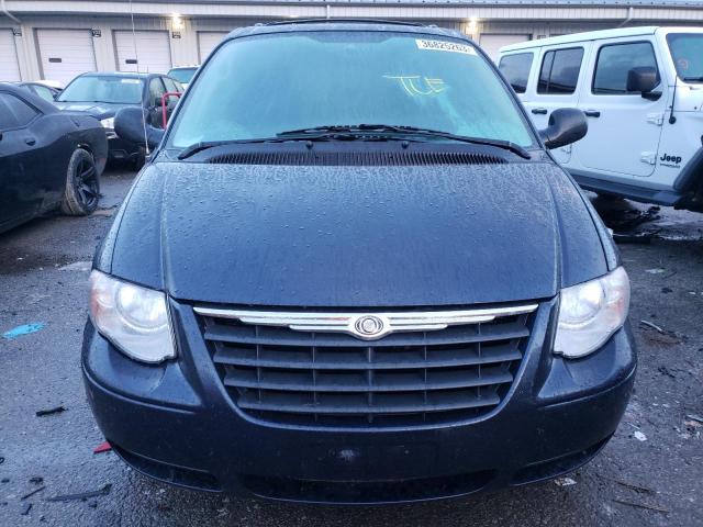 Photo 5 from auction – 2007 CHRYSLER TOWN & COU with VIN 2A4GP54L87R136723
