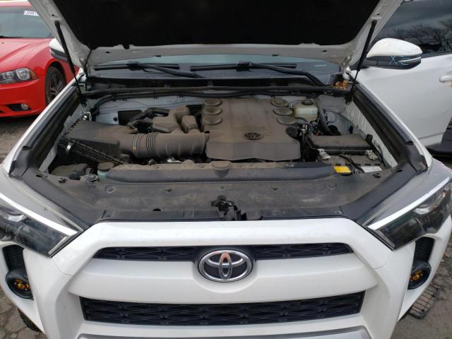 Photo 12 from auction – 2018 TOYOTA 4RUNNER SR with VIN JTEBU5JR1J5577997