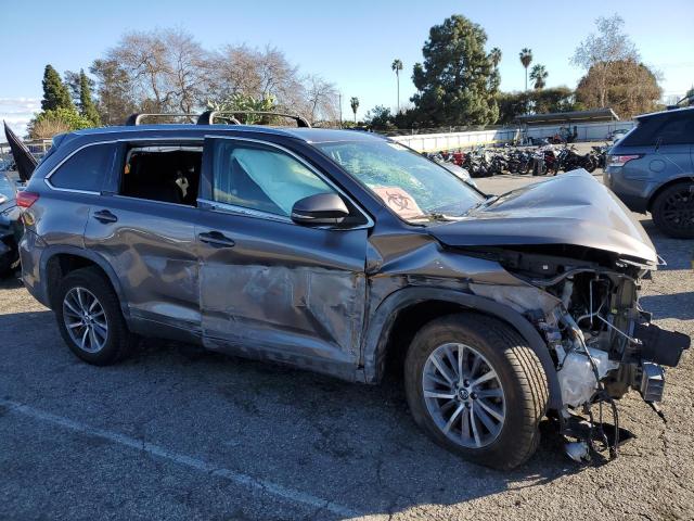 Zdjęcie 4 z aukcji – 2018 TOYOTA HIGHLANDER z VIN 5TDKZRFH3JS543132