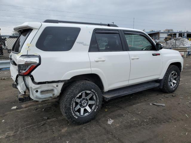 Photo 3 from auction – 2019 TOYOTA 4RUNNER SR with VIN JTEBU5JR2K5733160