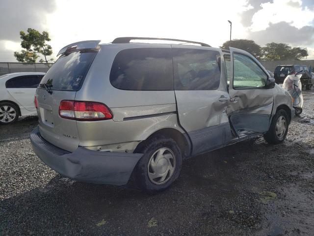 Photo 3 from auction – 2002 TOYOTA SIENNA LE with VIN 4T3ZF13CX2U454935
