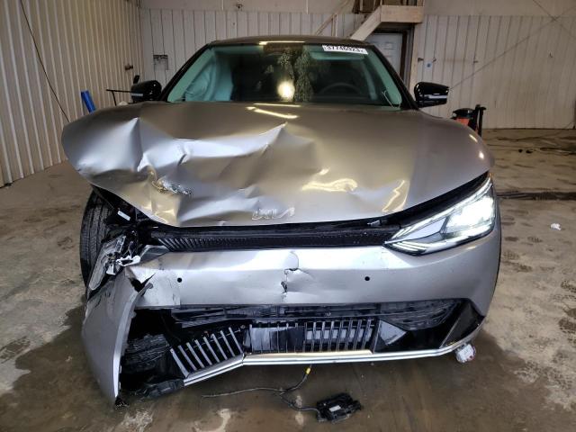 Photo 5 from auction – 2022 KIA EV6 LIGHT with VIN KNDC34LA8N5058559