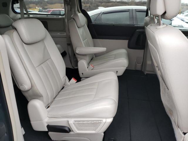 Photo 11 from auction – 2010 CHRYSLER TOWN & COU with VIN 2A4RR5DX4AR290617