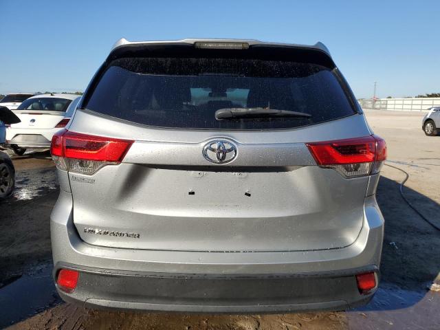 Photo 6 from auction – 2017 TOYOTA HIGHLANDER with VIN 5TDZARFH5HS028908
