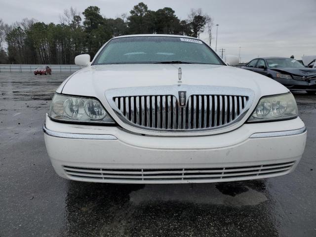 Photo 5 from auction – 2003 LINCOLN TOWN CAR E with VIN 1LNHM81W23Y629768