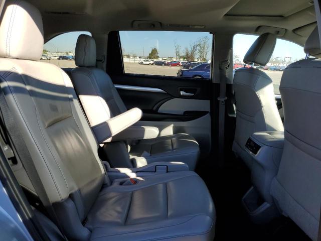 Photo 11 from auction – 2019 TOYOTA HIGHLANDER with VIN 5TDKZRFH0KS333931