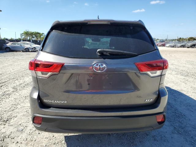 Photo 6 from auction – 2018 TOYOTA HIGHLANDER with VIN 5TDKZRFH5JS539826