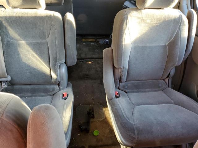 Photo 11 from auction – 2005 TOYOTA SIENNA XLE with VIN 5TDZA22C85S282982