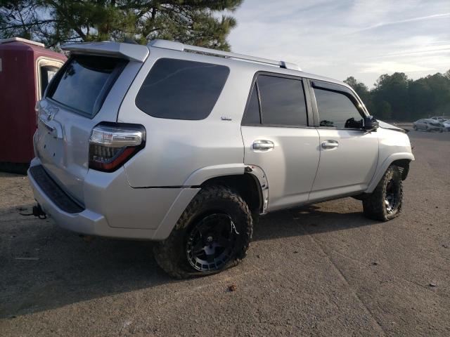 Photo 3 from auction – 2018 TOYOTA 4RUNNER SR with VIN JTEBU5JR7J5579737