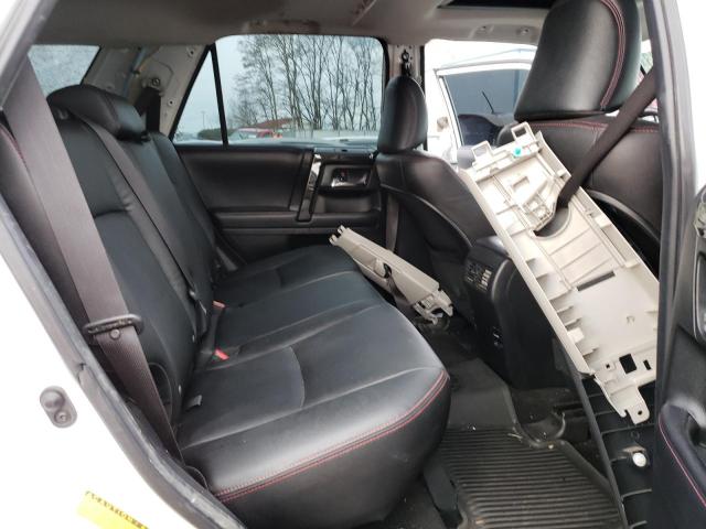Photo 11 from auction – 2018 TOYOTA 4RUNNER SR with VIN JTEBU5JR1J5577997