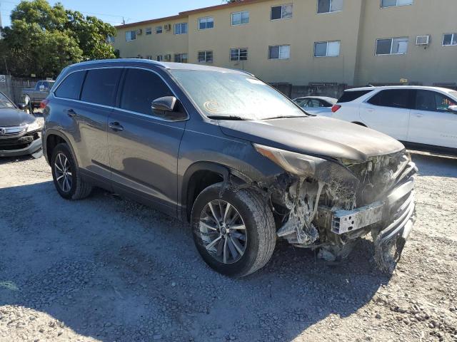 Photo 4 from auction – 2018 TOYOTA HIGHLANDER with VIN 5TDKZRFH5JS539826