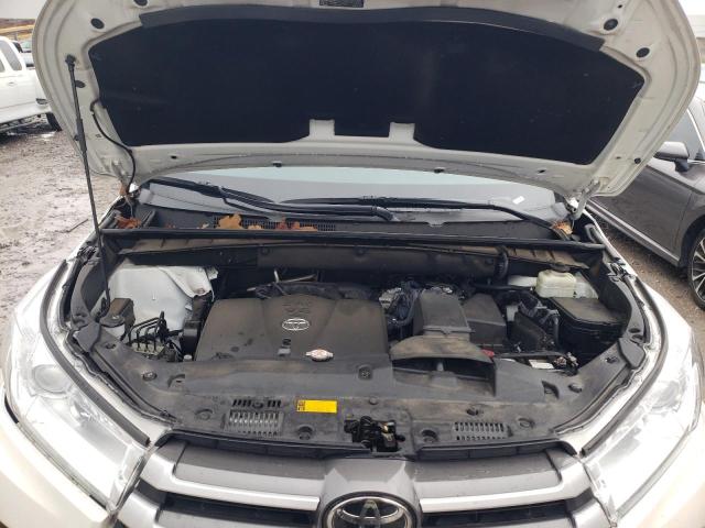 Photo 12 from auction – 2018 TOYOTA HIGHLANDER with VIN 5TDJZRFH9JS540733