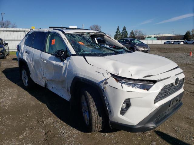 Photo 4 from auction – 2019 TOYOTA RAV4 XLE with VIN JTMW1RFV4KD017586