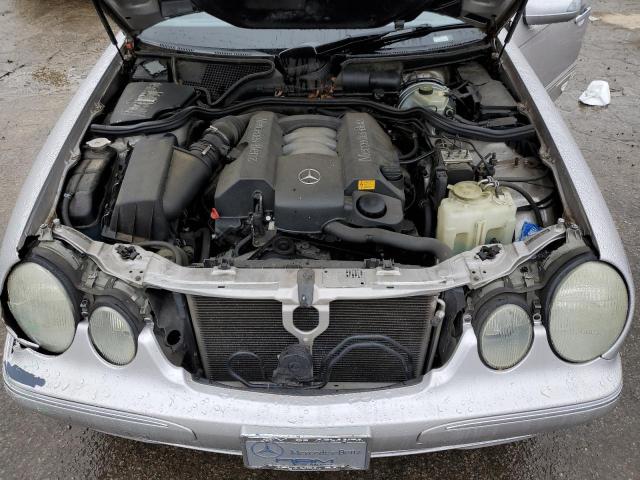 Photo 11 from auction – 2002 MERCEDES-BENZ E 320 with VIN WDBJF65J32B469287