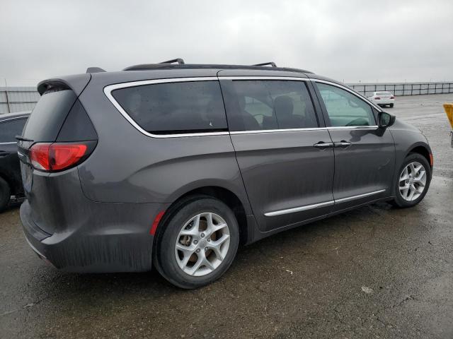 Photo 3 from auction – 2017 CHRYSLER PACIFICA T with VIN 2C4RC1BGXHR810512