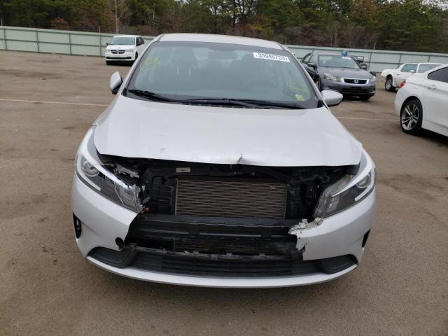 Photo 5 from auction – 2017 KIA FORTE LX with VIN 3KPFK4A79HE078030