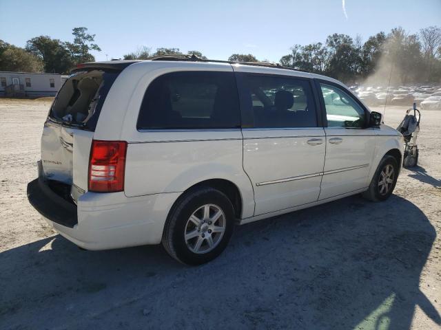Photo 3 from auction – 2010 CHRYSLER TOWN & COU with VIN 2A4RR5D13AR440728