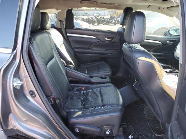 Photo 11 from auction – 2018 TOYOTA HIGHLANDER with VIN 5TDKZRFH3JS543132