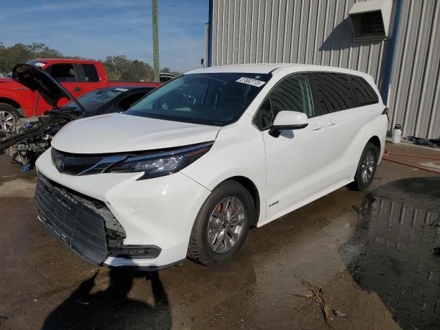 TOYOTA SIENNA LE 2021 with VIN 5TDKRKEC5MS026173 - Photo from auction