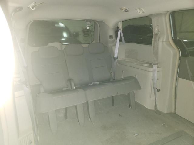 Photo 11 from auction – 2010 CHRYSLER TOWN & COU with VIN 2A4RR2D10AR374461