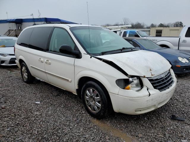 Photo 4 from auction – 2005 CHRYSLER TOWN & COU with VIN 2C4GP54L55R468010