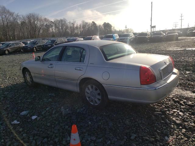 Photo 2 from auction – 2004 LINCOLN TOWN CAR U with VIN 1LNHM83W14Y604844
