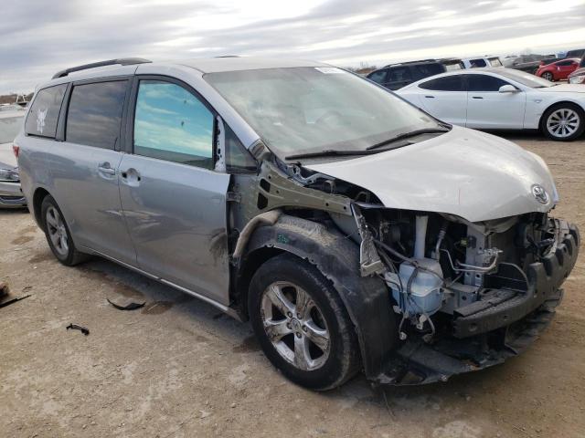 Photo 4 from auction – 2015 TOYOTA SIENNA LE with VIN 5TDKK3DC1FS631273
