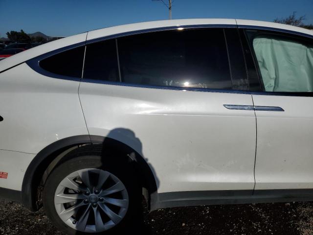 Photo 10 from auction – 2018 TESLA MODEL X with VIN 5YJXCAE2XJF111731