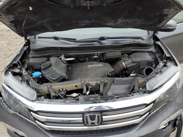 Photo 12 from auction – 2017 HONDA PILOT TOUR with VIN 5FNYF6H96HB045125