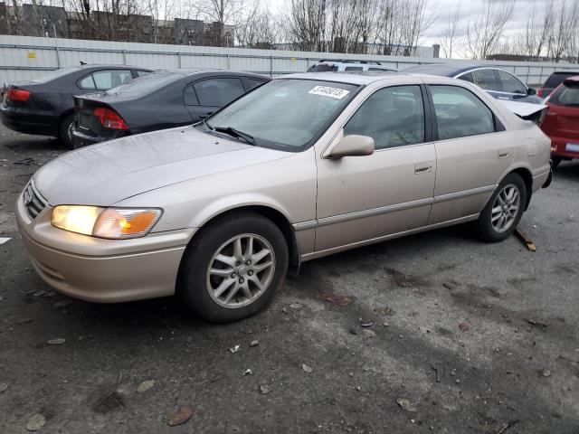 TOYOTA CAMRY LE 2000 with VIN 4T1BF28K3YU102479 - Photo from auction