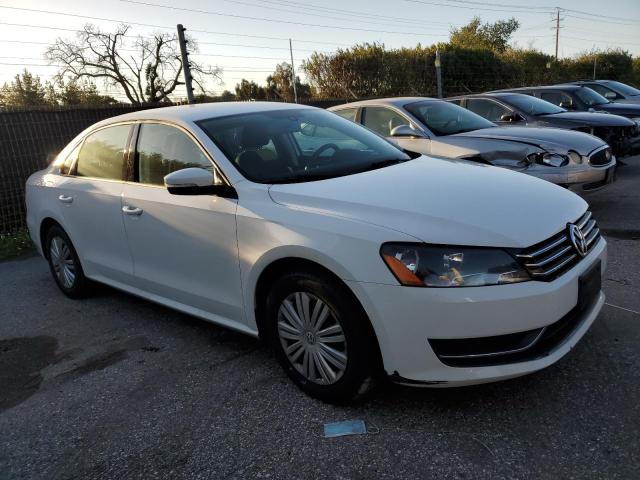 Photo 4 from auction – 2015 VOLKSWAGEN PASSAT S with VIN 1VWAT7A3XFC068498