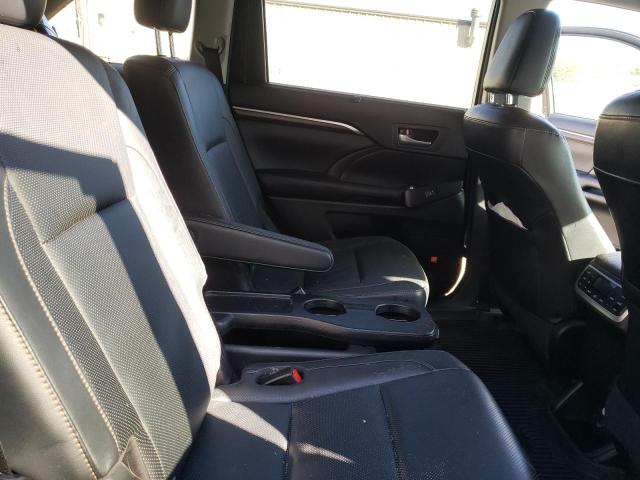 Photo 11 from auction – 2016 TOYOTA HIGHLANDER with VIN 5TDDKRFH8GS338864