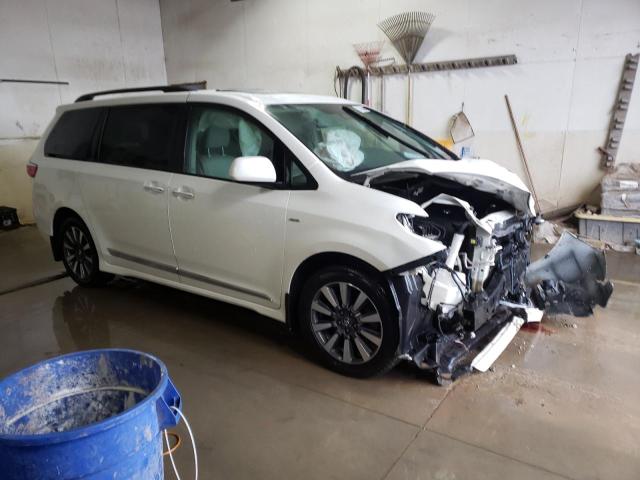 Photo 4 from auction – 2018 TOYOTA SIENNA XLE with VIN 5TDDZ3DC3JS202777