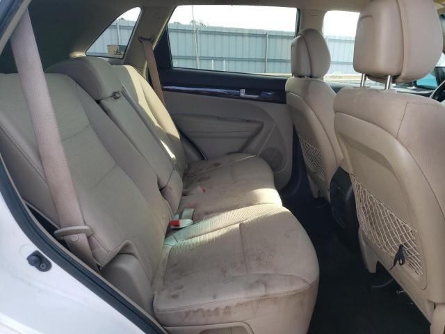 Photo 11 from auction – 2015 KIA SORENTO LX with VIN 5XYKTCA65FG650529