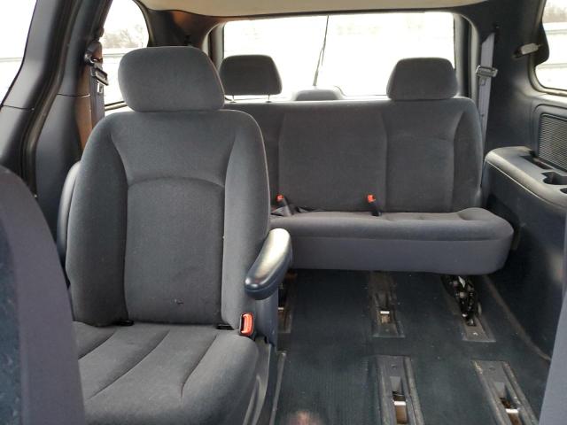 Photo 10 from auction – 2002 CHRYSLER VOYAGER LX with VIN 1C4GJ45352B738258