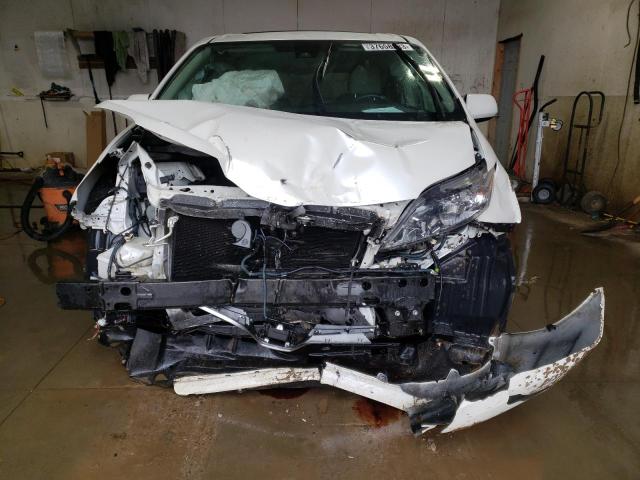 Photo 5 from auction – 2018 TOYOTA SIENNA XLE with VIN 5TDDZ3DC3JS202777