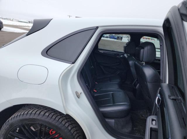 Photo 6 from auction – 2016 PORSCHE MACAN TURB with VIN WP1AF2A58GLB92722