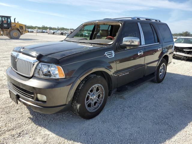LINCOLN NAVIGATOR 2005 with VIN 5LMFU28525LJ05051 - Photo from auction
