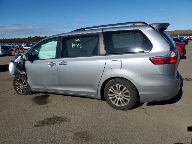 Photo 2 from auction – 2017 TOYOTA SIENNA XLE with VIN 5TDYZ3DC4HS849300