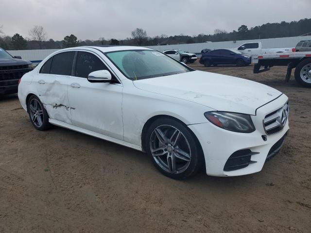 Photo 4 from auction – 2017 MERCEDES-BENZ E 300 with VIN WDDZF4JB2HA029797