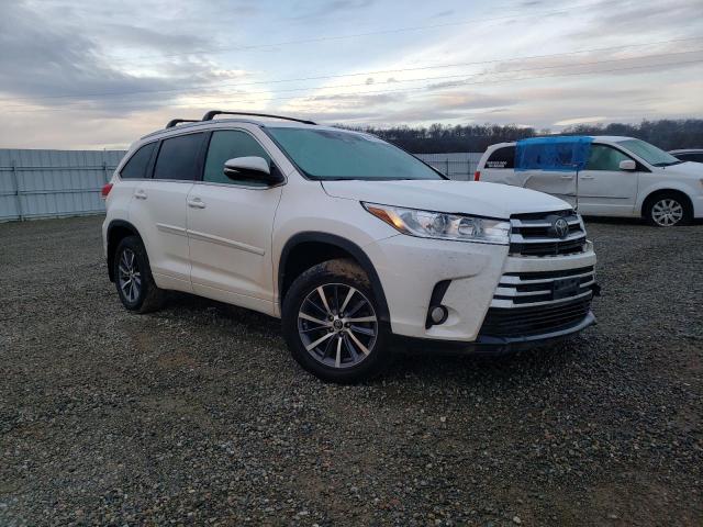 Photo 4 from auction – 2018 TOYOTA HIGHLANDER with VIN 5TDJZRFHXJS859204