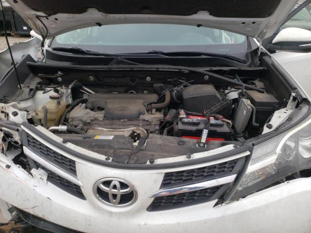 Photo 11 from auction – 2015 TOYOTA RAV4 XLE with VIN JTMRFREVXFD170348